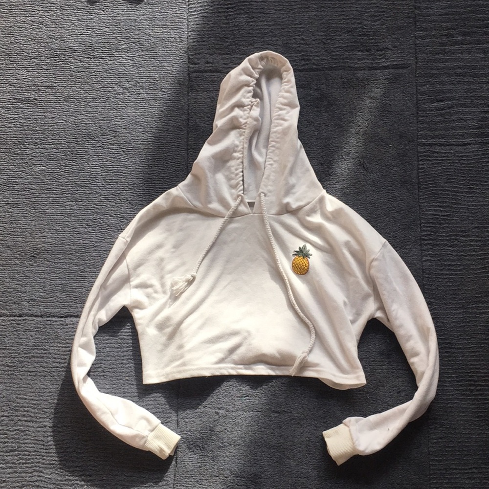 white crop top sweatshirt